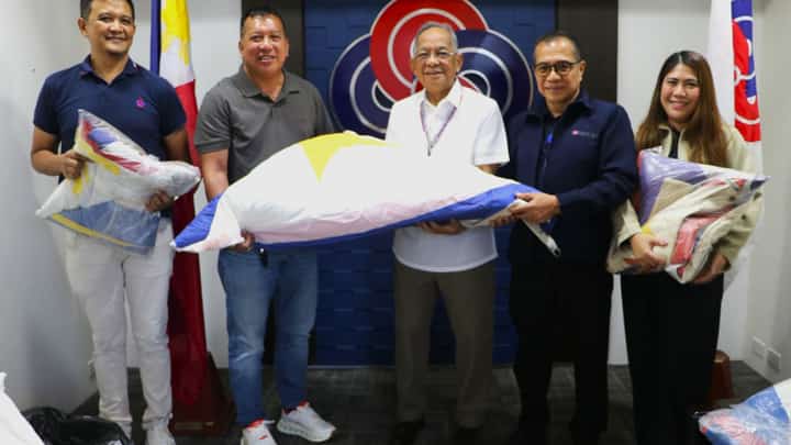 Subic Bay Metropolitan Authority (SBMA) Chairman and Administrator Eduardo Jose L. Aliño (center) leads the turnover of its worn-out Philippine flags to Barangay Captain Vicielito Balan (2nd from left) of Alion, Mariveles, Bataan, for inclusion in the flag disposal program on March 13 in compliance with Republic Act 8491. Assisting the turnover were SBMA acting-Deputy Administrator for Administration Vicente Evidente, Jr. (2nd from right), SBMA Procurement & Property Management Department (PPMD) acting-manager Jennifer Guiang (right), and PPMD Division Chief Dennis Rolan Baviera (left).