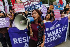Women activists storm U.S. Embassy against bombing of girls' schools in Iran