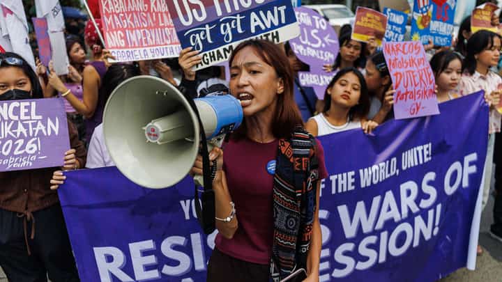 Members of Gabriela Youth storm the U.S. Embassy to condemn the U.S and Israel following their bombing of a girls’ school in Iran during a lightning rally in Manila on Friday, 6 March 2026.
The missile attack that hit a primary school in Minab, south of Iran, on 1 March, killed at least 165 students and wounded more than 100 others, according to reports from Iranian state media.