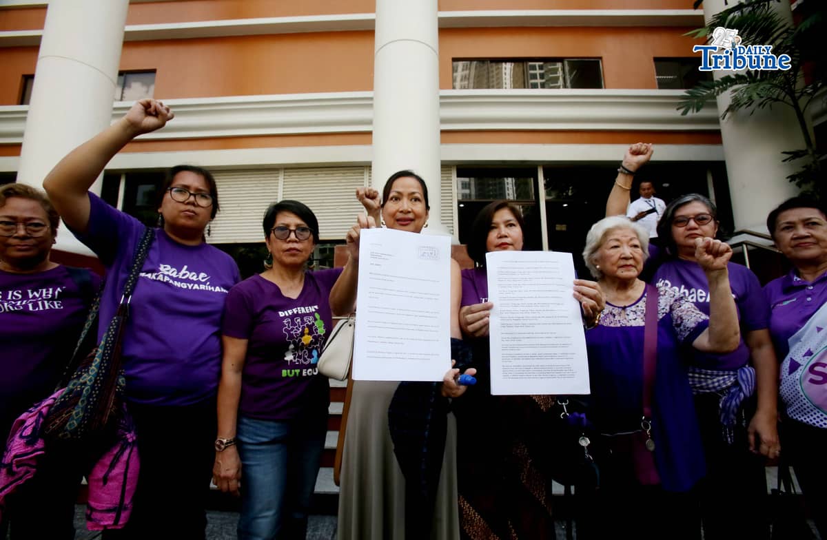 (March 06 2026) Leaders of the March of Women (WMW)-Pilipinas file complaints against Representative Bong Suntay for his violation of RA 11313 (Safe Space Act), RA 9710 (Magna Carta of Women), and RA 6713 before the Office of the Ombudsman in Quezon City on Friday, March 6, 2025. Photo/Analy Labor