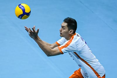 Criss Cross nears first-round sweep