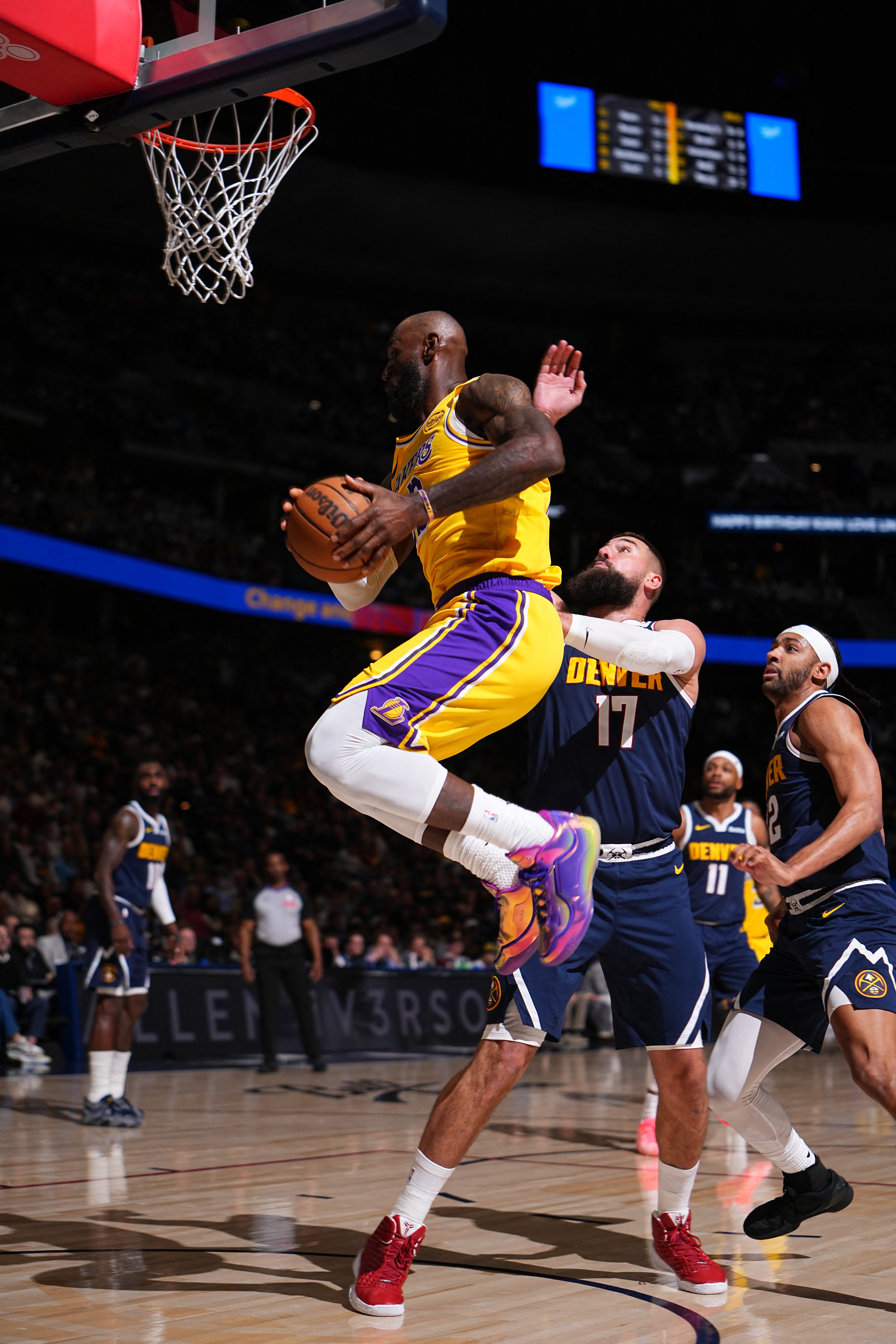 James milestone fails to save Lakers