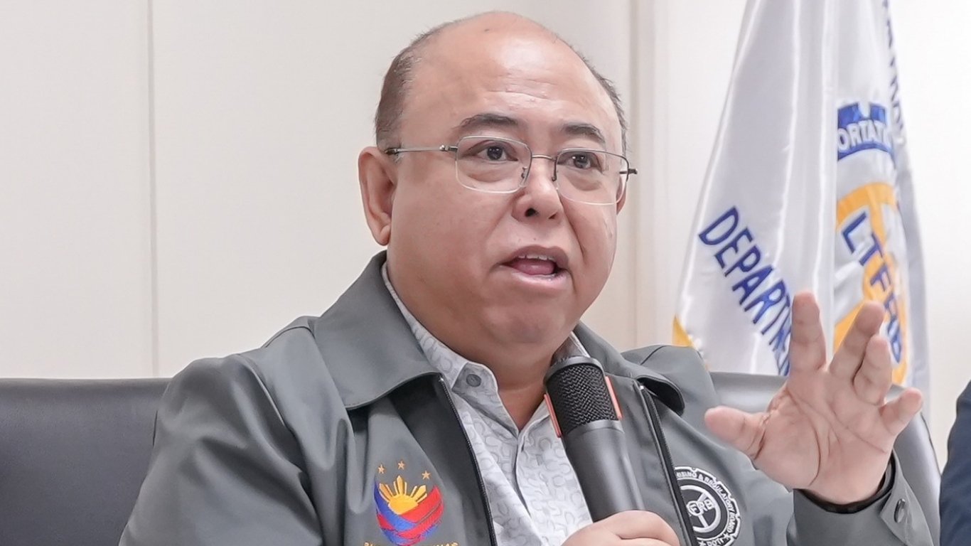 Bus firm in counterflow video summoned