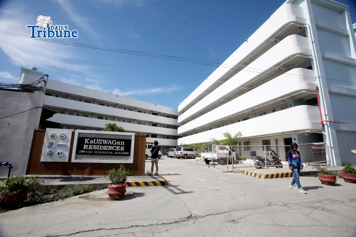 THE KaUSWAGan Residences, a condominium-type socialized housing project for low-salary-grade employees of the Iloilo City Government, stands in Barangay San Isidro, Jaro, Iloilo City.
The P248-million, four-storey, 120-unit low-rise condominium was developed by SM Development Corporation in partnership with project manager CFC ANCOP, the city government, and the Department of Human Settlements and Urban Development as part of its housing balance compliance.
Units are allocated to qualified city government employees with Salary Grade 8 and below who have at least five years of service and do not own a house or lot.
The project forms part of the city’s broader housing program under the RISE Iloilo City roadmap, which aims to address a housing backlog of more than 15,000 families.
