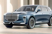 FRONT view of the VinFast Lac Hong 800S shows the vertical bamboo-inspired grille and wing-shaped emblem that define the brand’s ultra luxury design.