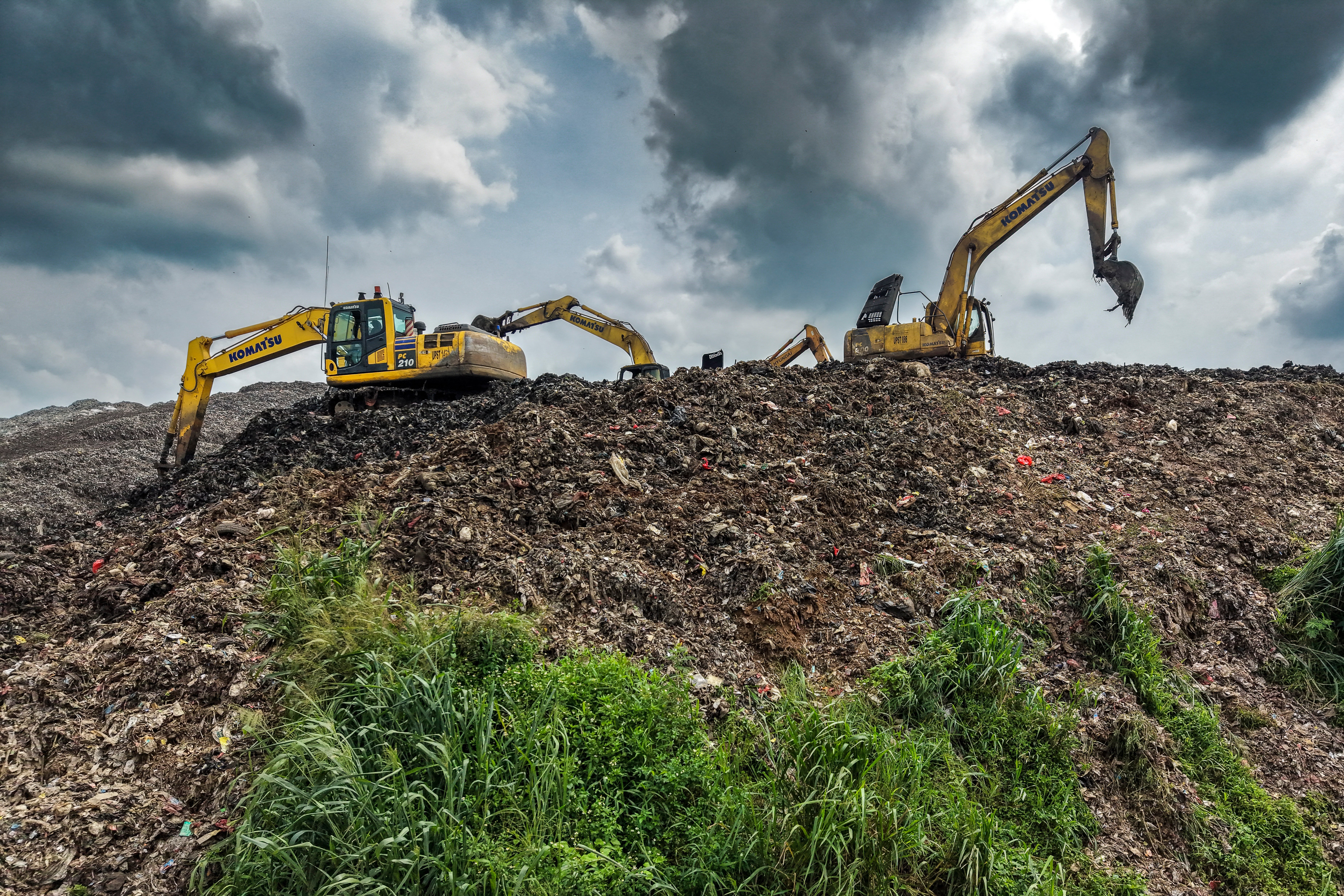 Indonesia landfill collapse kills four