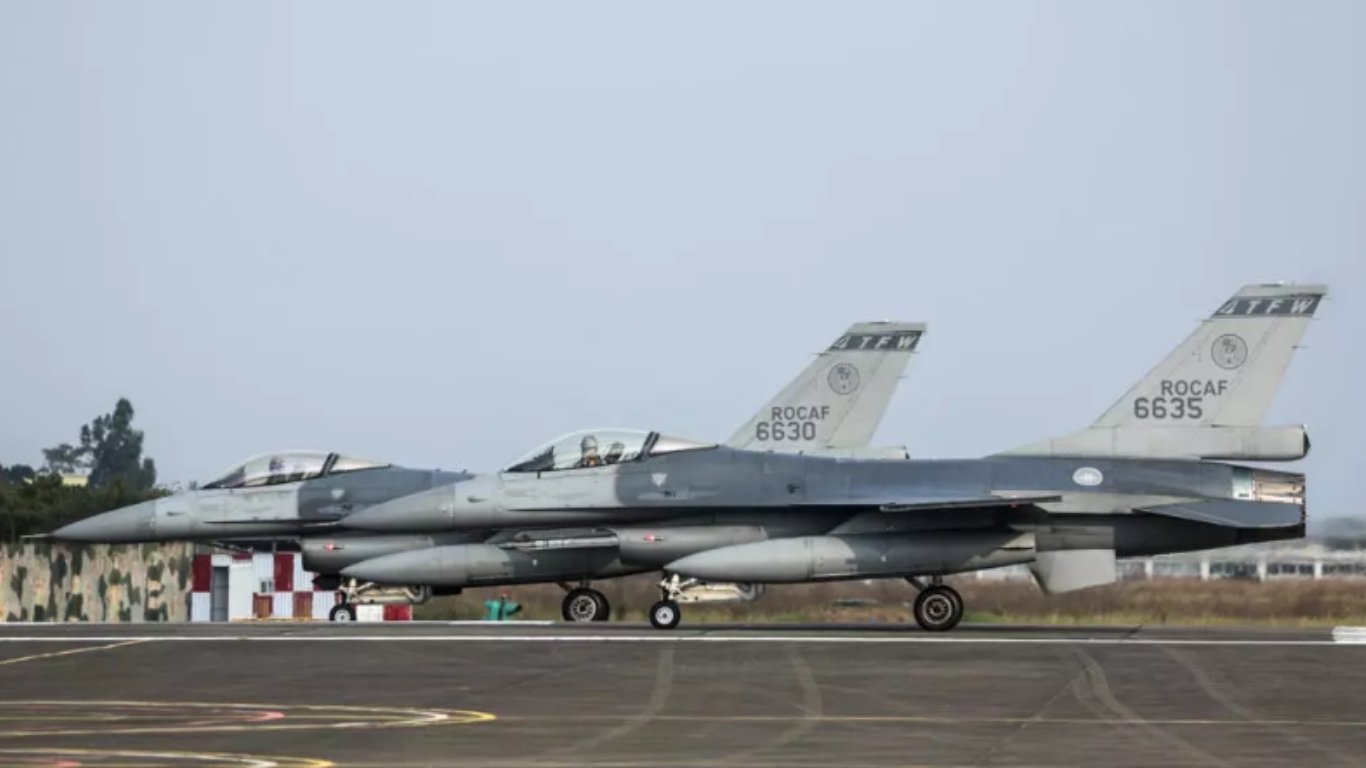 Sharp drop in Chinese military aircraft near Taiwan puzzling