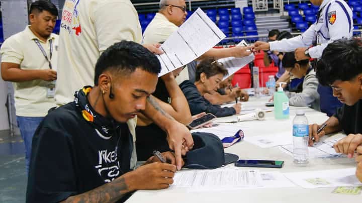 Gov’t rolls out P8-B barangay aid