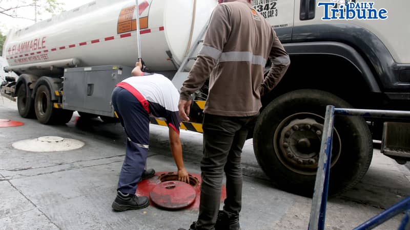 Fuel tanker