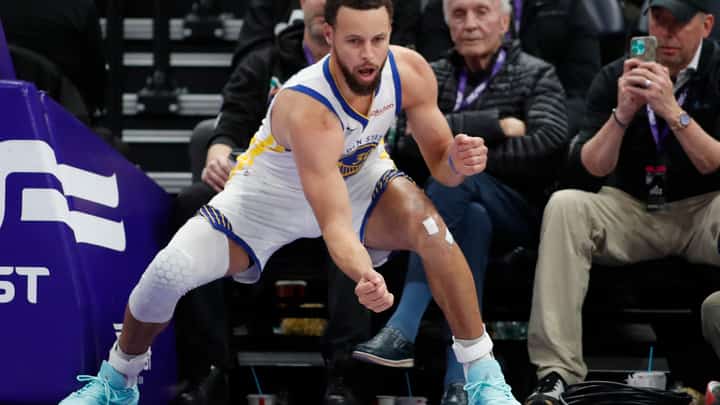 STEPHEN Curry of the Golden State Warriors will miss more games as he recovers from a bruised right knee.