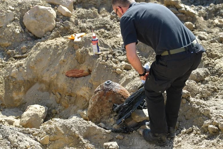 WWII bomb defused after evacuation