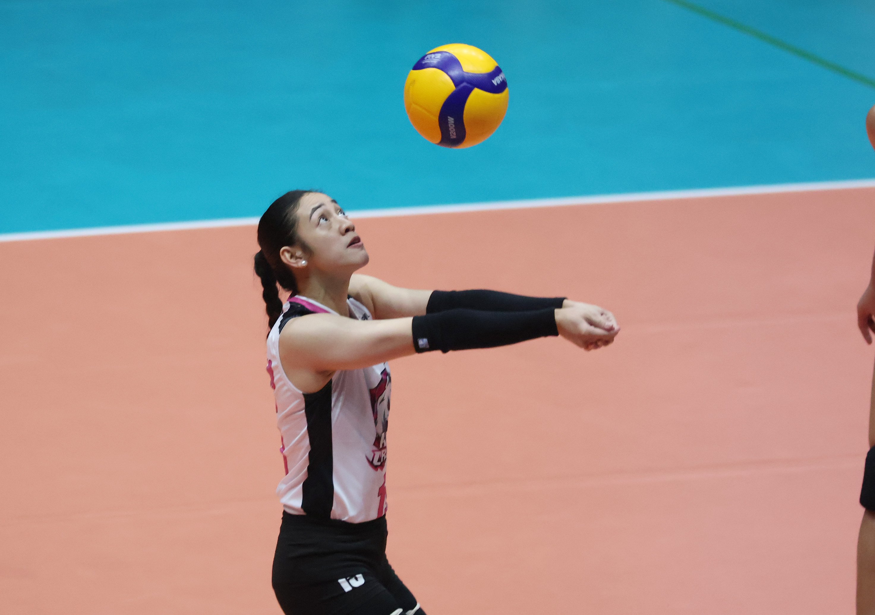 Full capacity: Akari stops Creamline’s winning ways
