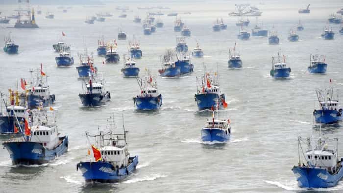 Massing of Chinese boats raises questions