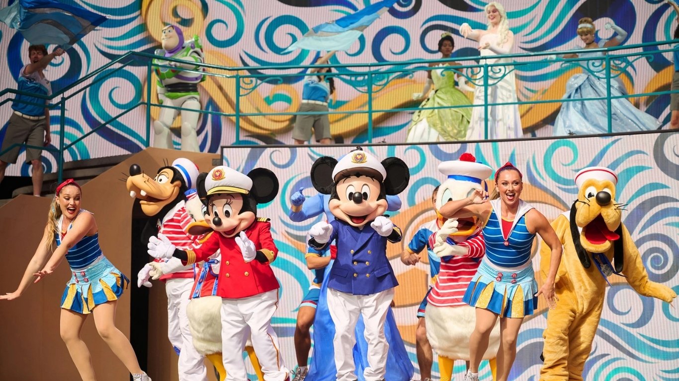 Next-level entertainment at sea: Disney Adventure raises the curtain