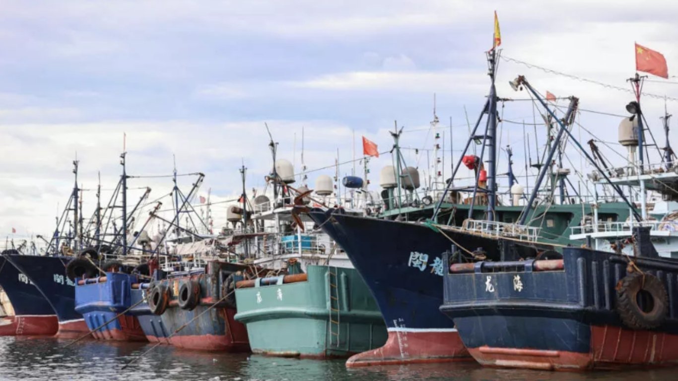 South Africa intercepts four Chinese fishing vessels