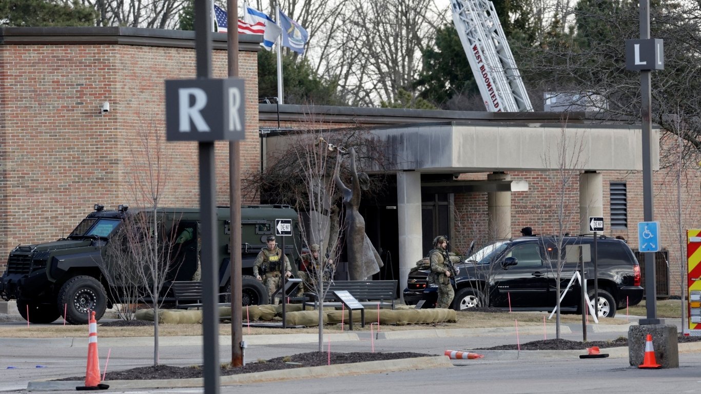 Assailant dead after ramming vehicle into Michigan synagogue