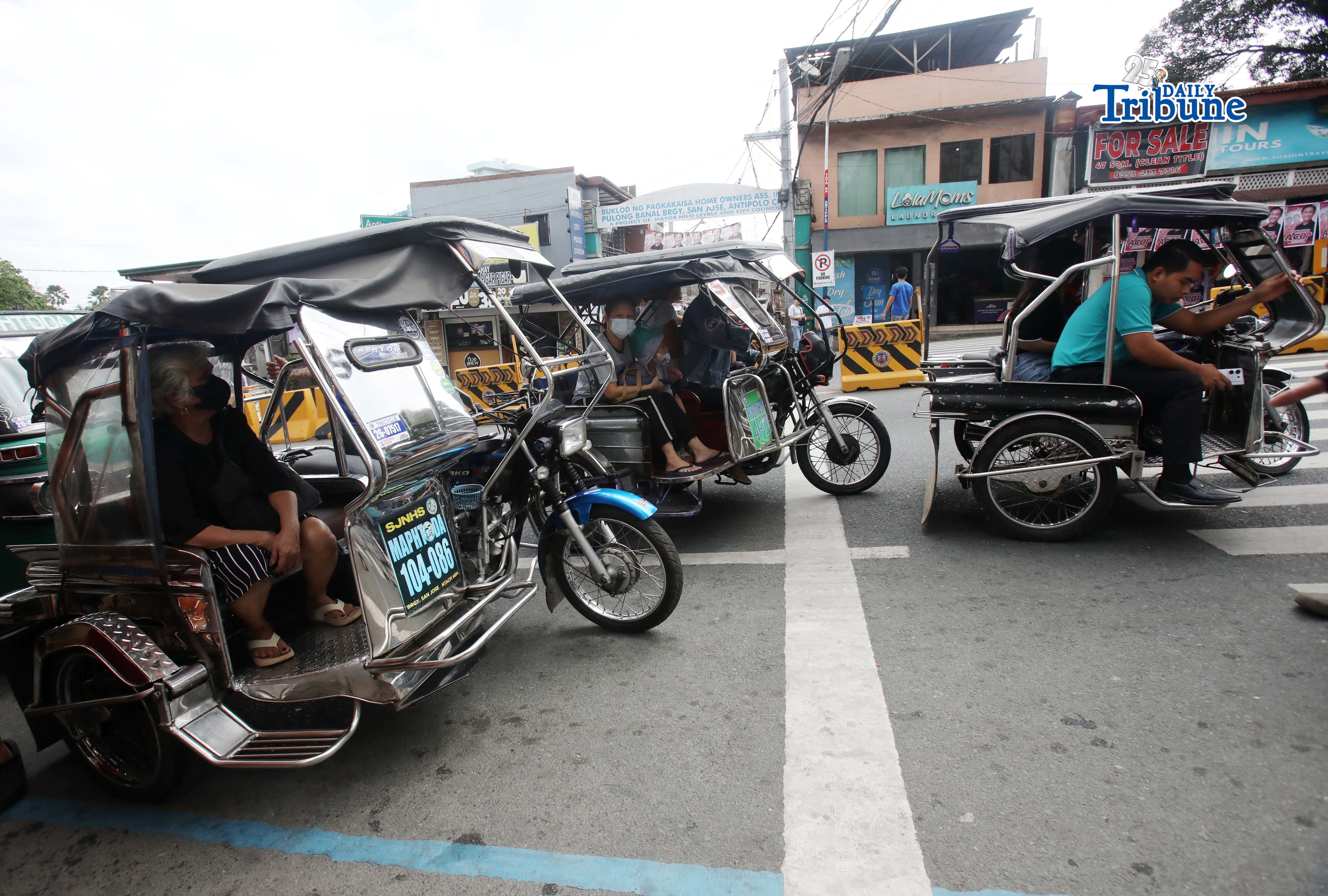 Tricycle drivers sa Metro Manila, tatanggap ng P5,000 mula sa DSWD 