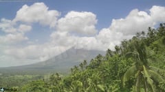 Mayon remains under Alert Level 3 as PHIVOLCS records quakes, rockfalls