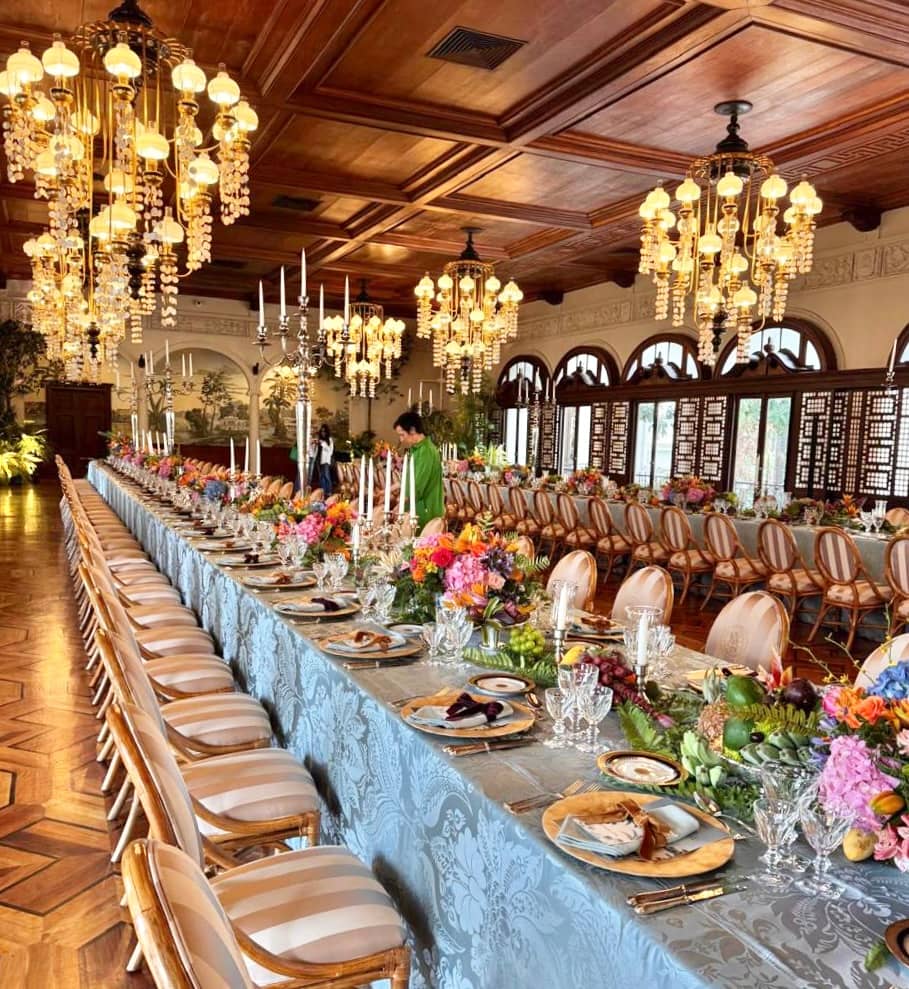 Stunning tablescape and floral arrangement by Jonathan Rachman.