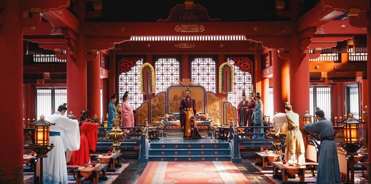 CHINESE royal court.