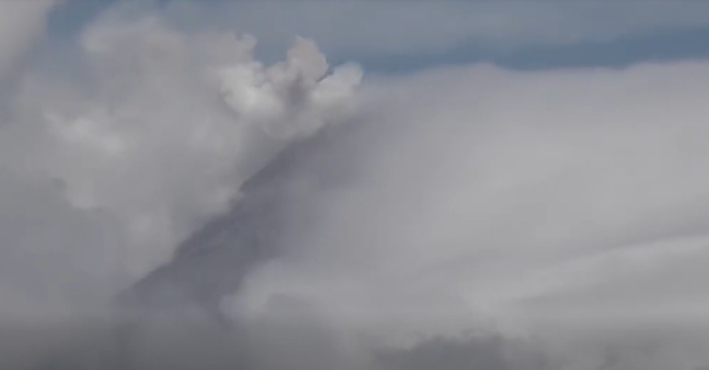 PHIVOLCS: Mayon continues eruptive activity, Alert Level 3 stays