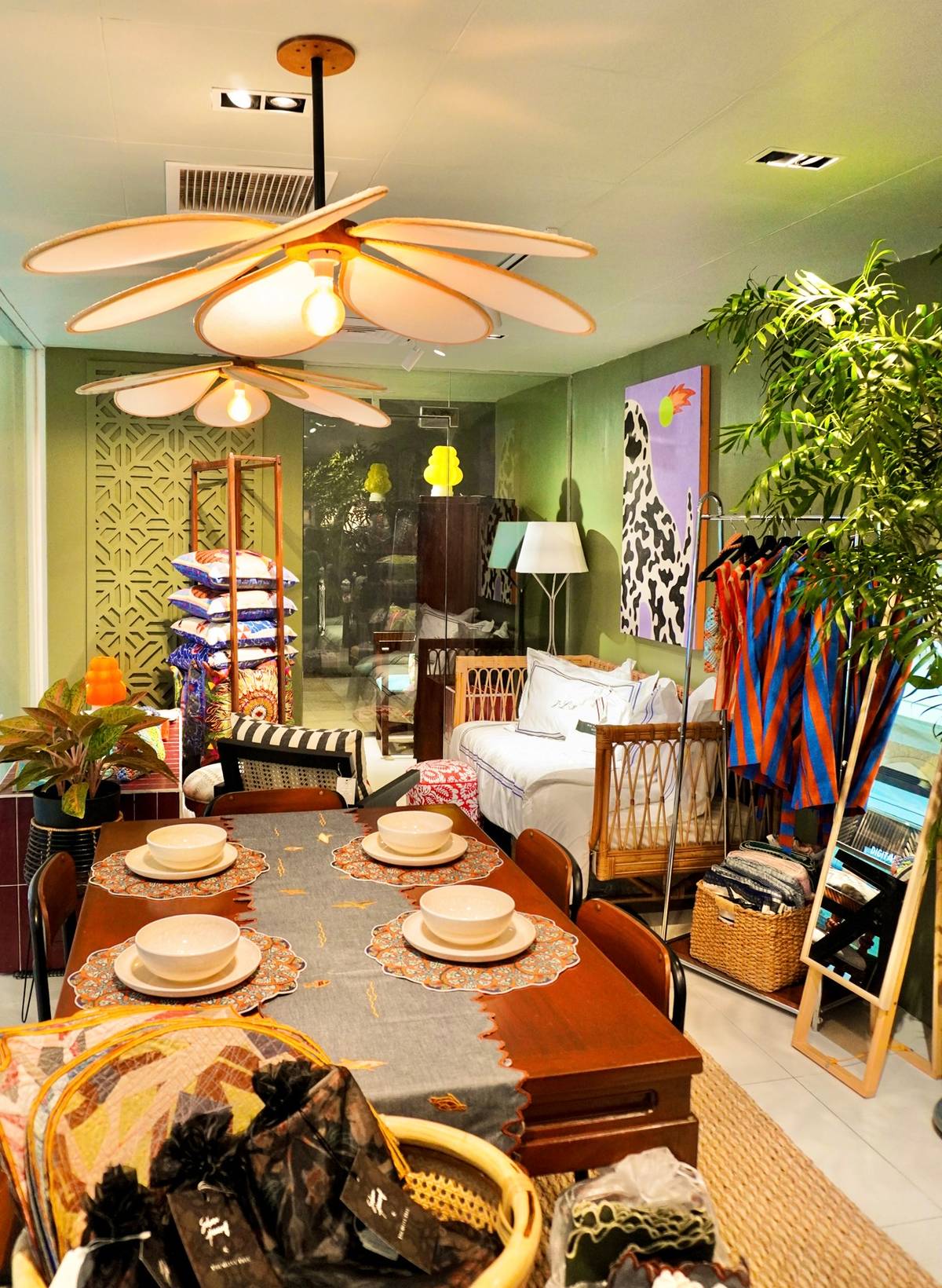ECLECTIC showcase