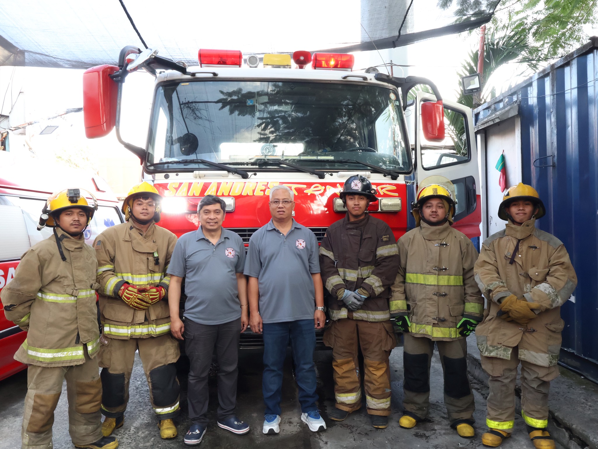 Metrobank Foundation boosts Manila volunteer firefighters