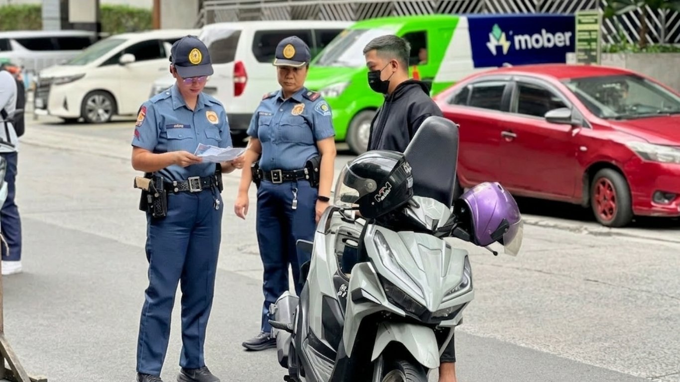Makati police deploy all-women checkpoint