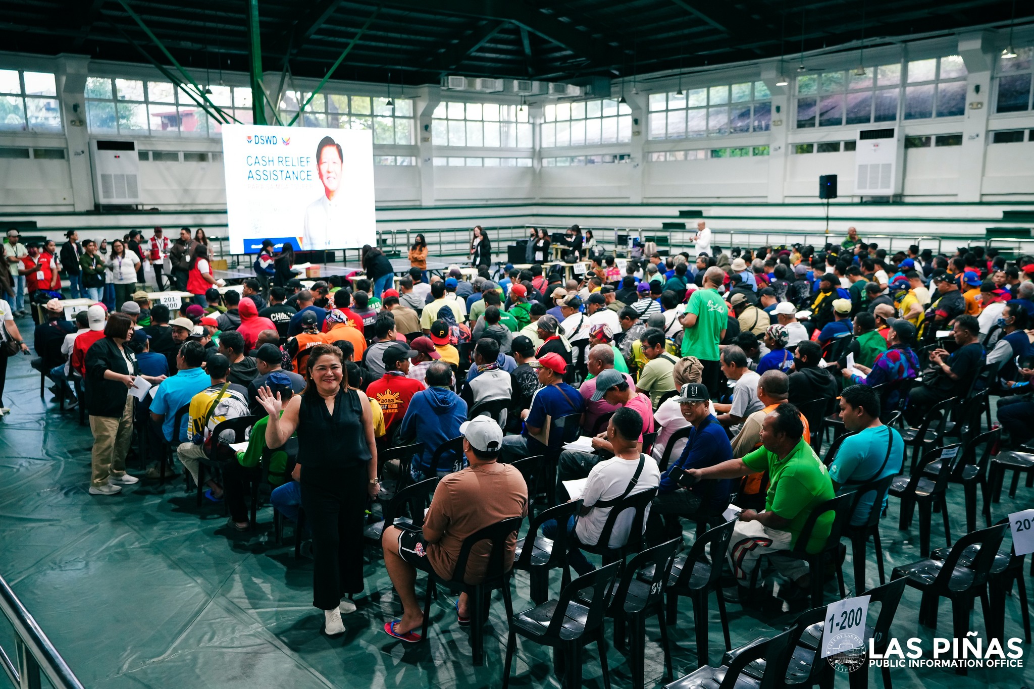 Cash aid rolls out for tricycle drivers in Las Piñas