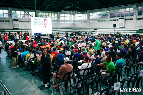 Cash aid rolls out for tricycle drivers in Las Piñas