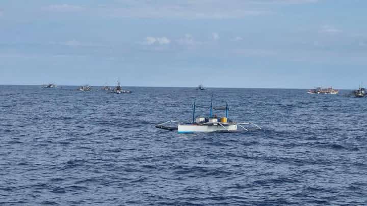 Chinese ships harass Filipino fishers, challenge PCG aircraft — Tarriela