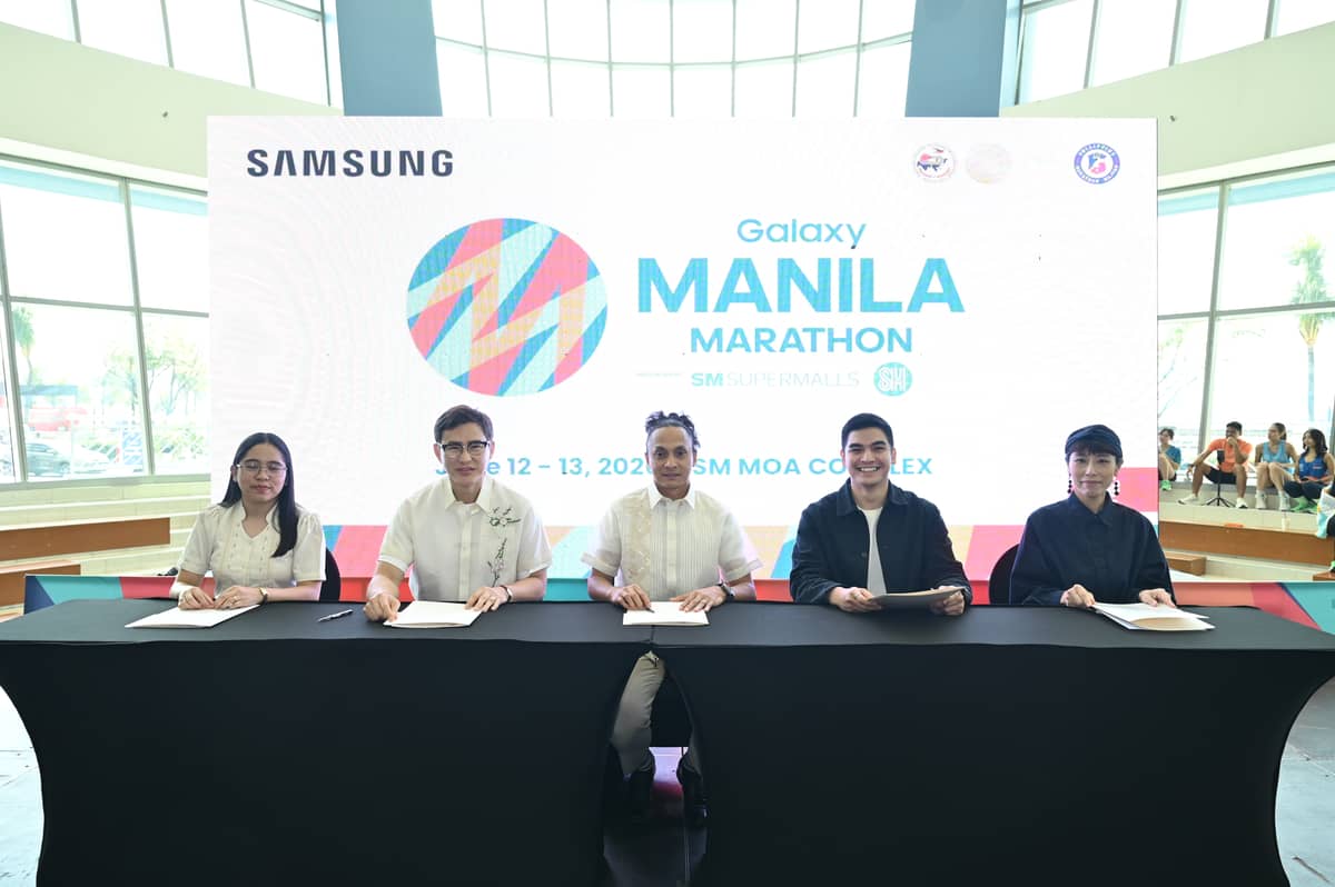 (FROM left) Department of Tourism representative Pau Tabora, SM Supermalls president Steven Tan, Runrio CEO Rio dela Cruz, Samsung Philippines Category head of MX Ecosystem Matt Alcanzaren, and ASIC Philippines country manager Eriko Takamoto went all in for the historic Galaxy Manila Marathon which will traverse EDSA from SM Mall of Asia to SM North EDSA and back
