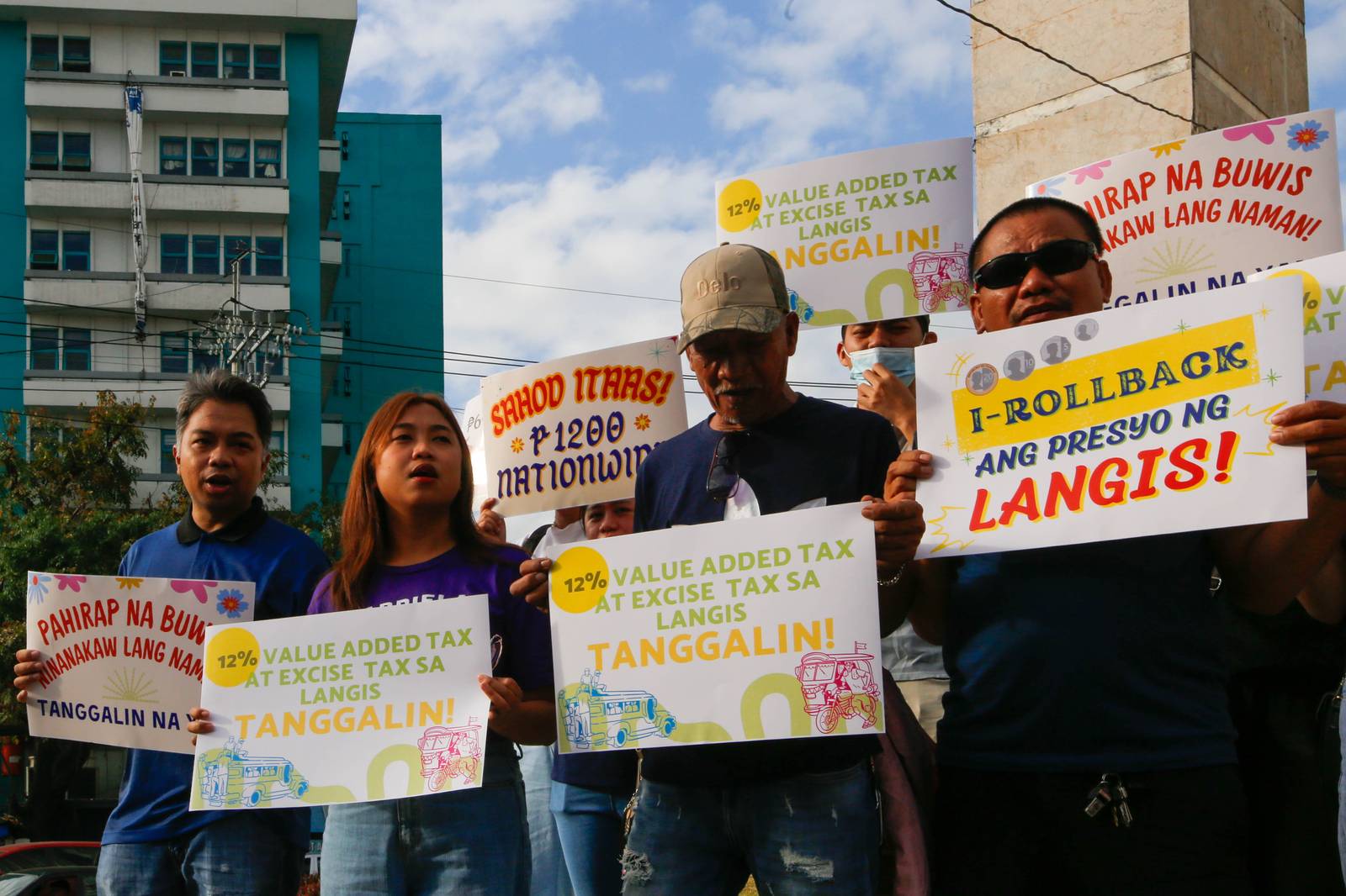 Transport group Piston and allies launch a nationwide strike at Welcome Rotonda in Quezon City on Thursday, 19 March 2026. Protesters are demanding a fuel price rollback and the abolition of VAT and excise tax on petroleum products. Similar protest actions are being held across the National Capital Region and other provinces.