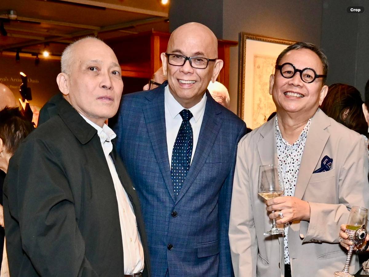 SEC Chairman Roger Quevedo, Roberto ‘Bobby’ Alvarez and Bienvenido Benitez.