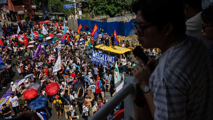 Transport workers protest against gov't inaction amid soaring fuel prices