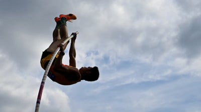 Obiena, 3 others plunge into action