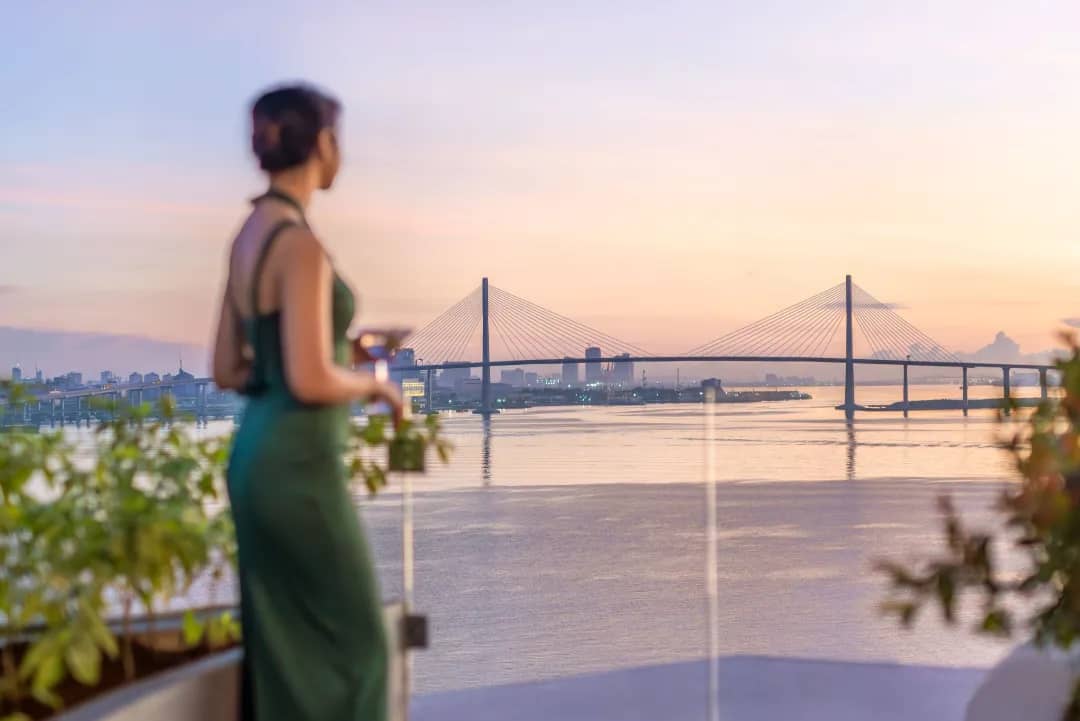THE view you deserve Now we know why Seo Mi-rae, Jisoo’s character in “Boyfriend on Demand,” thinks about her Cebu vacation very often.