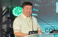 CONVERGE CEO Dennis Anthony Uy leads the inauguration of the company’s 12-megawatt data center facility in Angeles City, Pampanga.