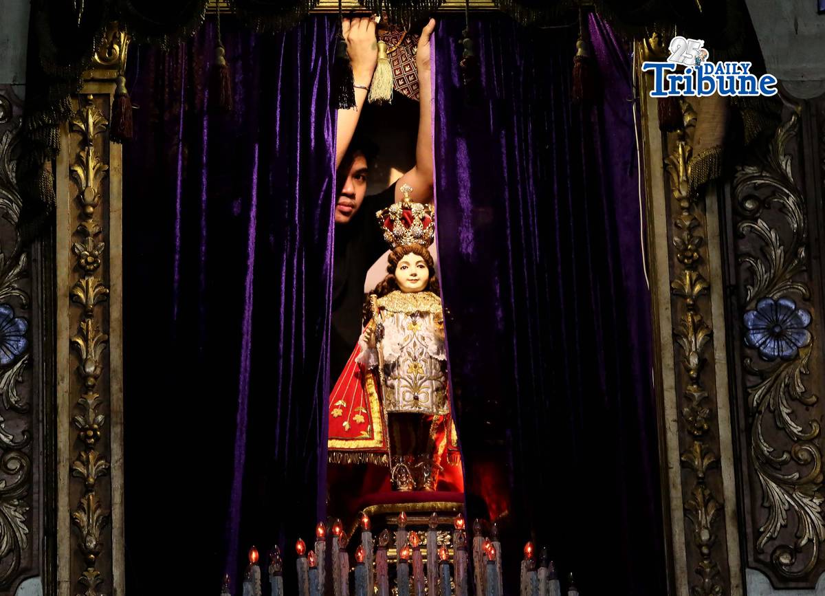 Personnel at Sto. Niño Parish Shrine in Brgy. Bago Bantay cover statues and sacred images in purple cloth, symbolizing both the sorrow of sin and the royal dignity of Christ. The veiling reflects Christ’s hiding during his Passion and prepares the faithful for the joy of Easter.