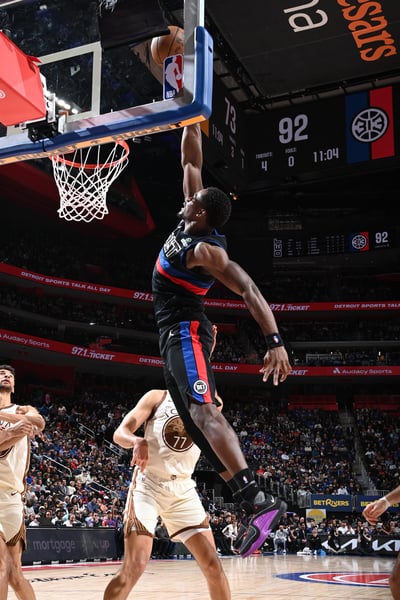 Pistons whip Warriors, pluck playoff slot
