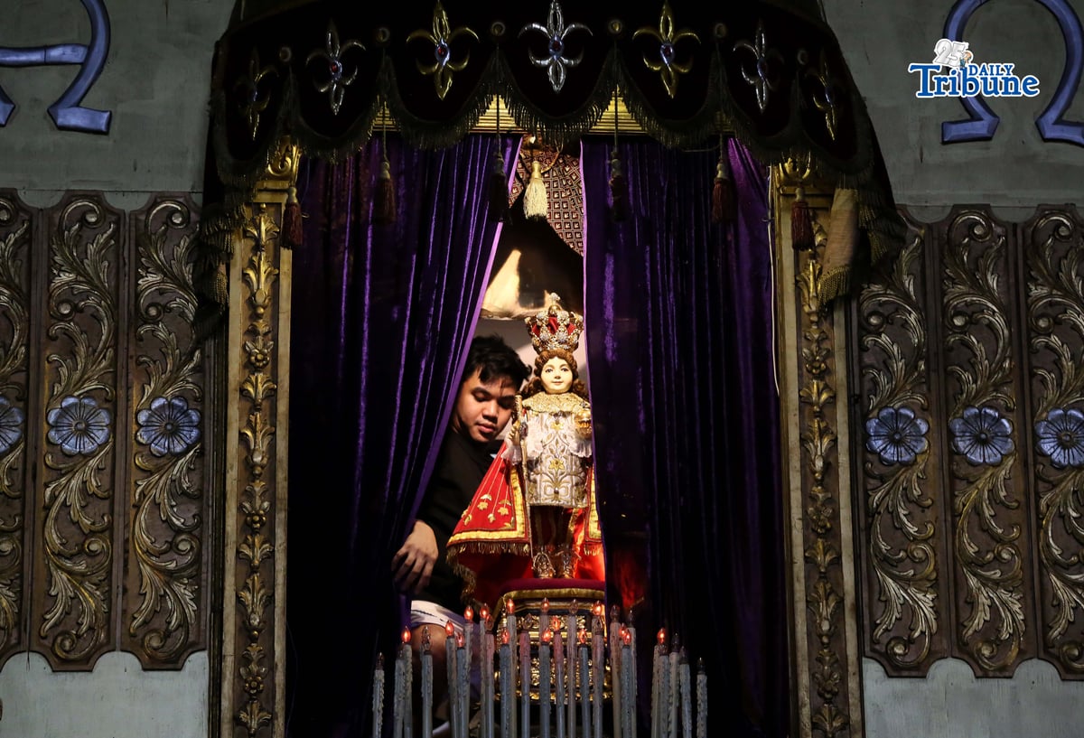 Personnel at Sto. Niño Parish Shrine in Brgy. Bago Bantay cover statues and sacred images in purple cloth, symbolizing both the sorrow of sin and the royal dignity of Christ. The veiling reflects Christ’s hiding during his Passion and prepares the faithful for the joy of Easter.