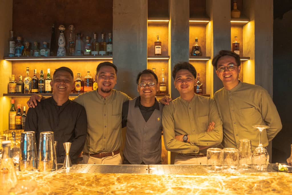 SINGULAR Manila’s dining team.