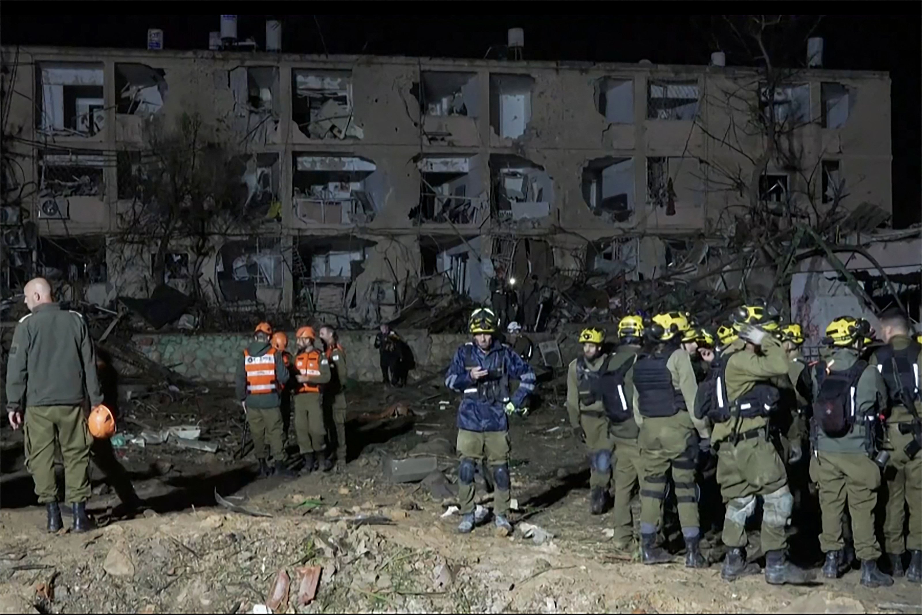 Iran missile strikes wound over 100 in two south Israel towns