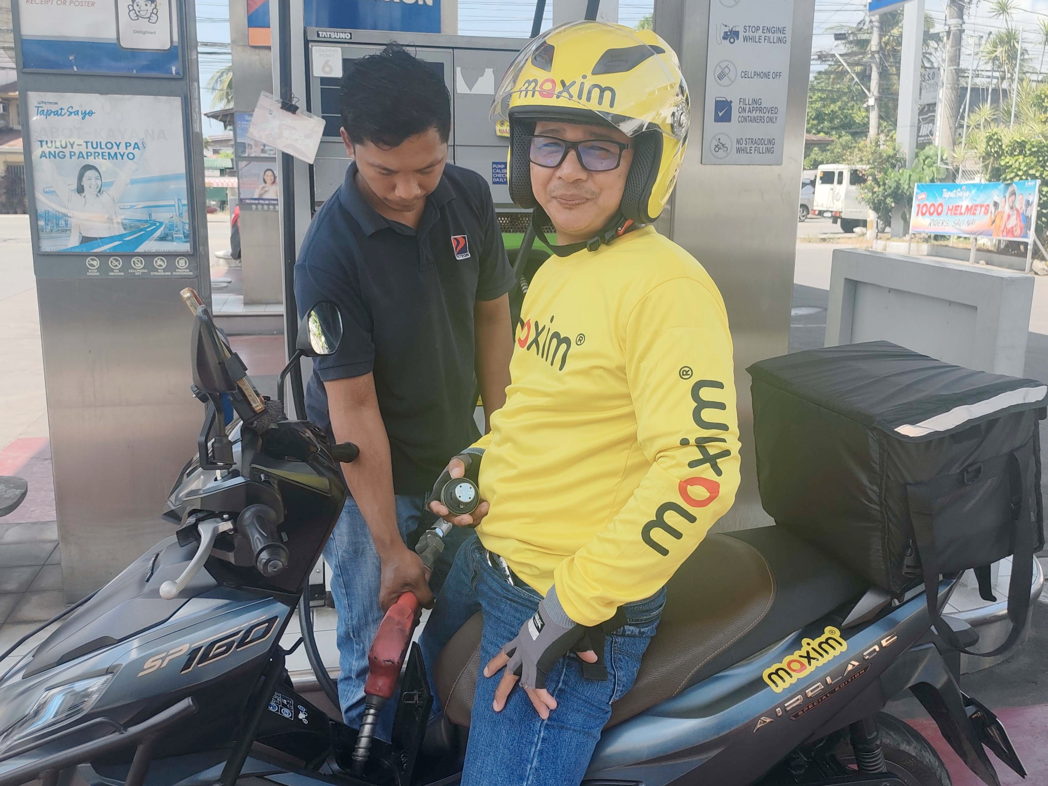 Maxim gives fuel vouchers to drivers