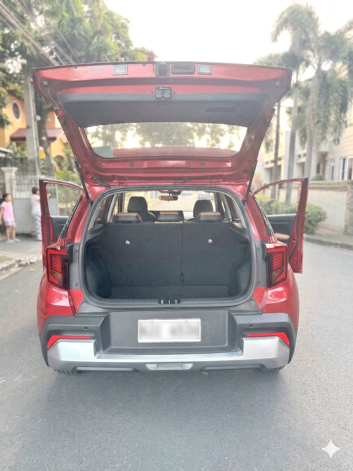 A looker from any angle even with the trunk open.