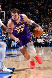 Kennard hits game-winner as Lakers edge Magic; Doncic faces suspension