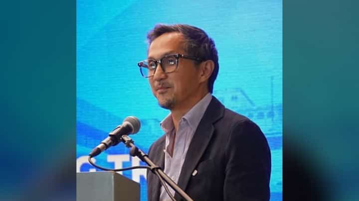 DPWH Secretary Vince Dizon