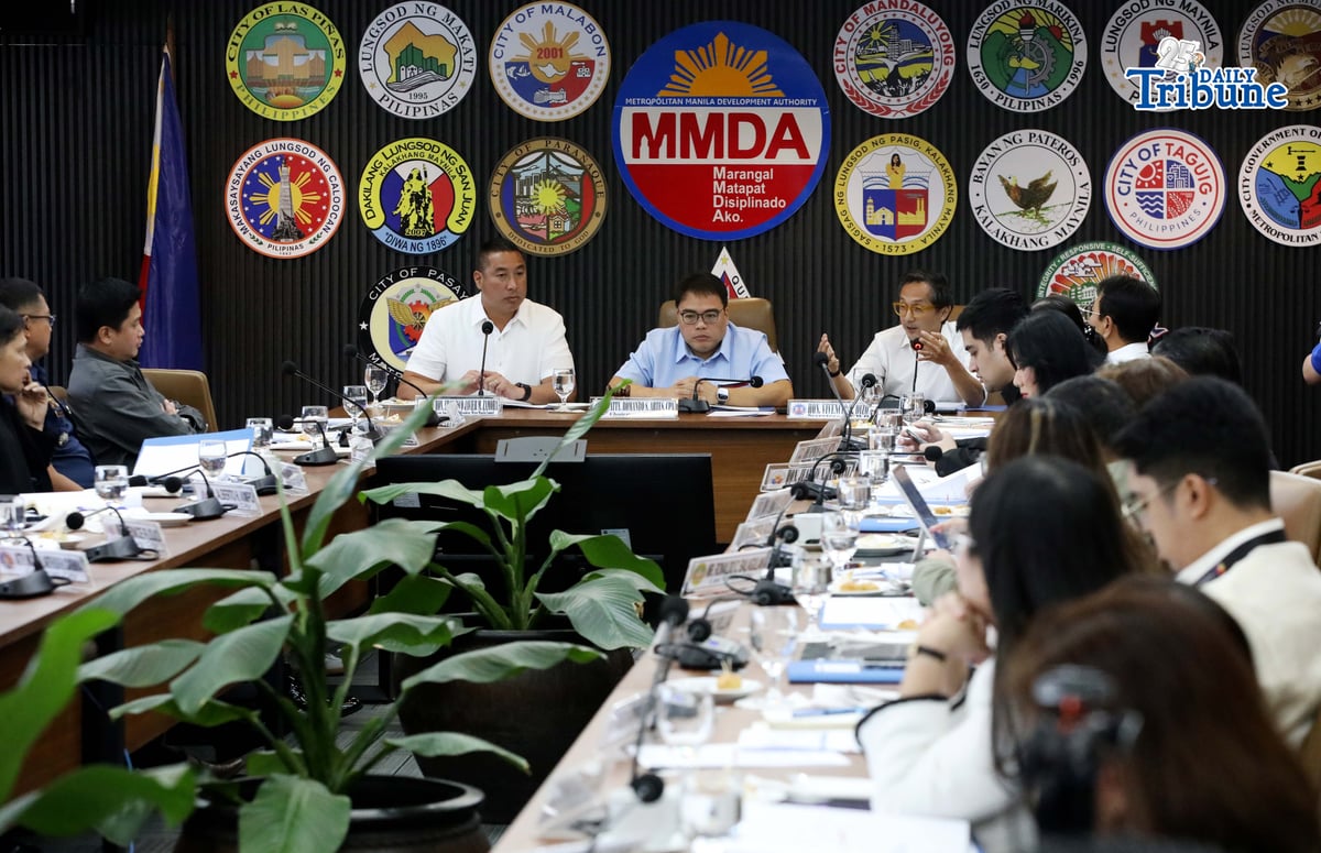 (March 24 2026) Metropolitan Manila Development Authority (MMDA) Chairman Atty. Don Artes, together with Department of Public Works and Highways Secretary Vince Dizon and Metro Manila Council President and San Juan City Mayor Francis Zamora, led a Metro Manila Council meeting on Tuesday, March 24, 2026, in Pasig City, with Mayors from Metro Manila, Mandaluyong, Pasig, Malabon. The meeting tackled agenda items on the truck ban, the Unified Vehicular Volume Reduction Program exemption for fuel trucks, and Oplan Kontra Baha in Greater Metro Manila. Photo/Analy Labor
