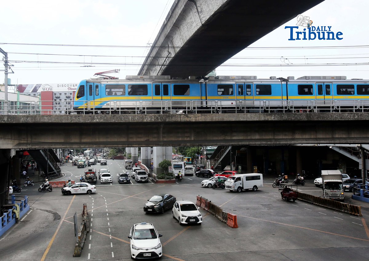 (March 24 2026) Metro Rail Transit (MRT-3) dalian train seen running on the train track in Quezon City, on Monday March 23 2026. The MRT-3 will suspend operations from April 2 (Holy Thursday) to April 5 (Easter Sunday), 2026, as it conducts its annual Holy Week maintenance activities, Trains will operate normally from March 30, 2026, to April 1, 2026, prior to the scheduled closure. Photo/Analy Labor