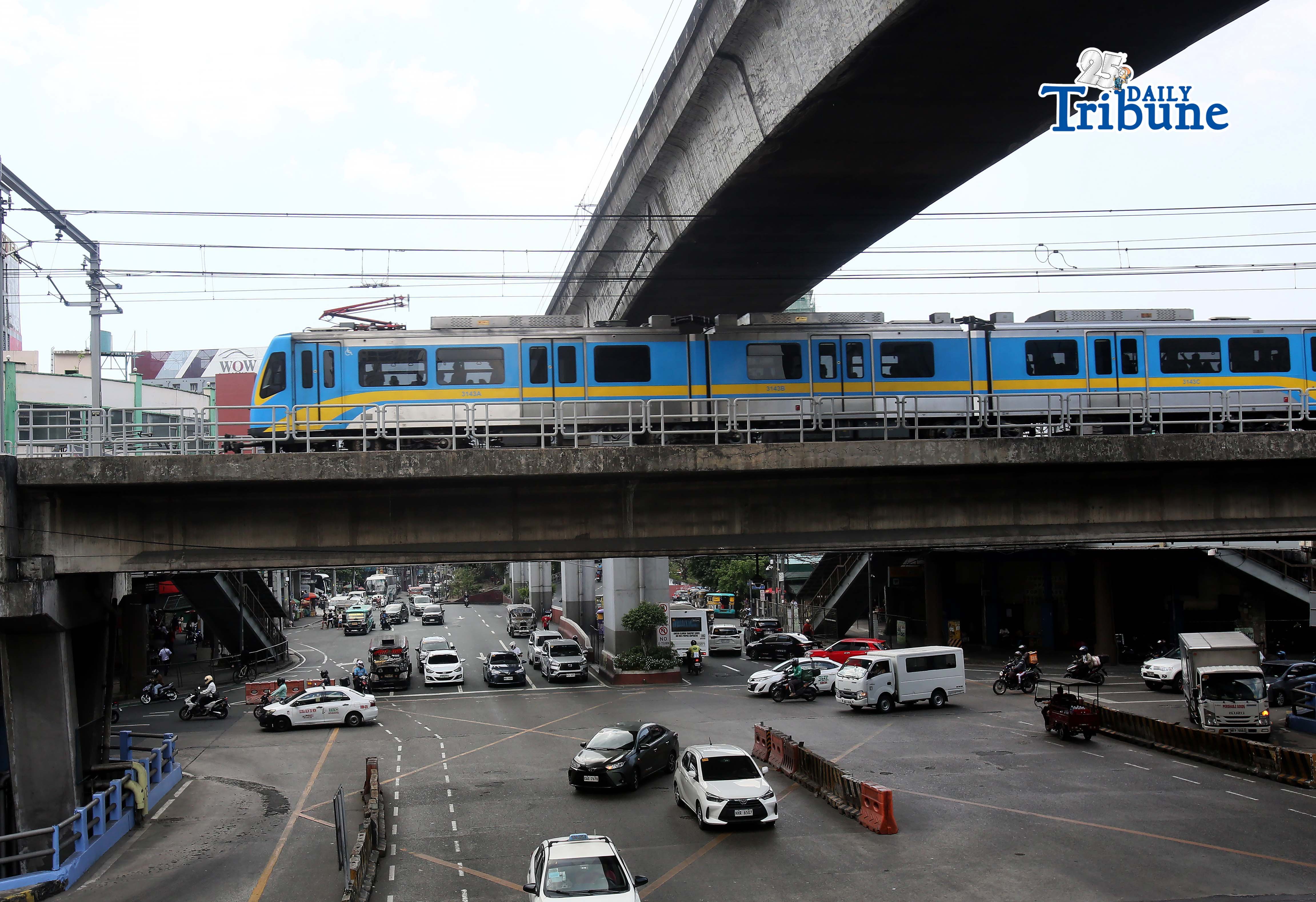 DOTr probes MRT-3 rush-hour breakdown
